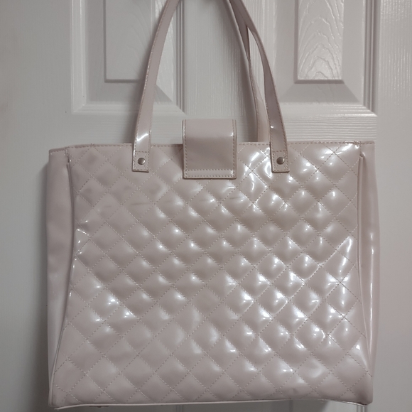 Hello Kitty Quilted Look Peal/white Color NWT - Picture 12 of 16